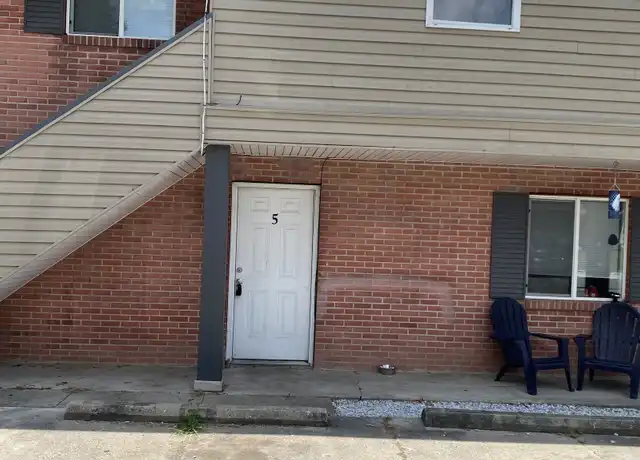 Property at 135 W Hendricks St, Shelbyville, IN, 46176, 1 bed, 1 bath, [object Object]