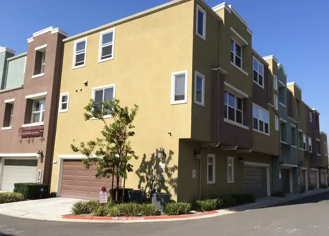 Property at 221 W Merlot Dr, Covina, CA, 91723, 2 beds, 2.5 baths, [object Object]