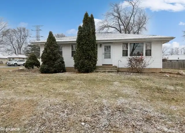 Property at 127 Ross Ave, Cary, IL, 60013, 2 beds, 1.5 baths, [object Object]