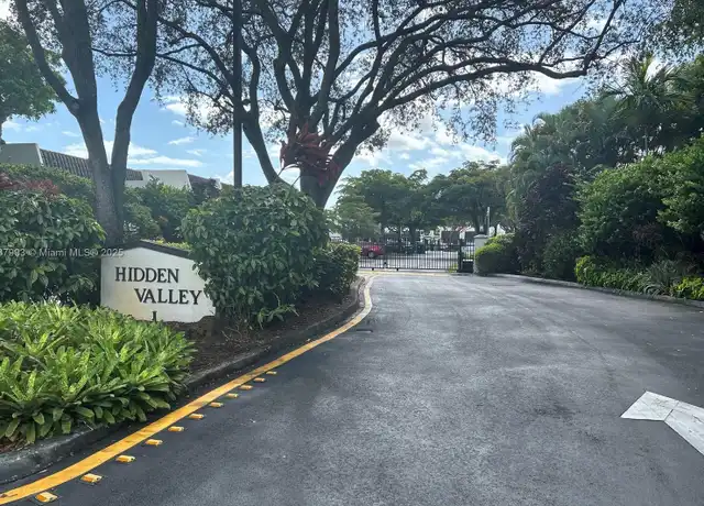 Property at 9005 SW 62nd Ter Unit 5H, Miami, FL, 33173, 2 beds, 2.5 baths, [object Object]
