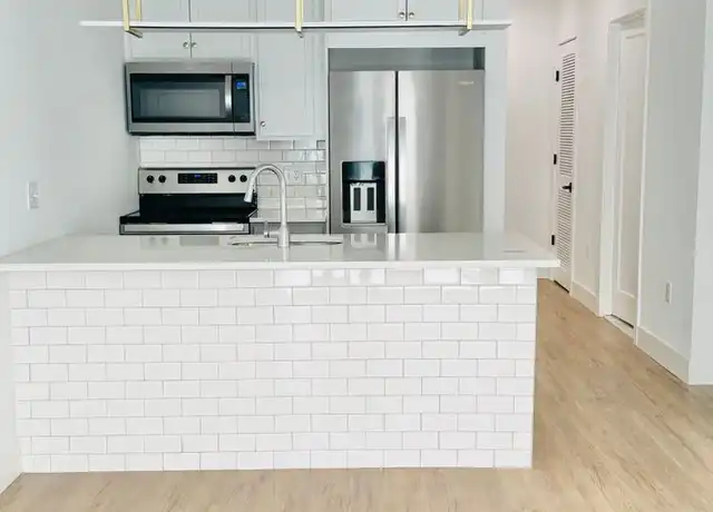 Property at 15 W Girard St Unit 202, Wilmington, DE, 19801, 1 bed, 1 bath, [object Object]