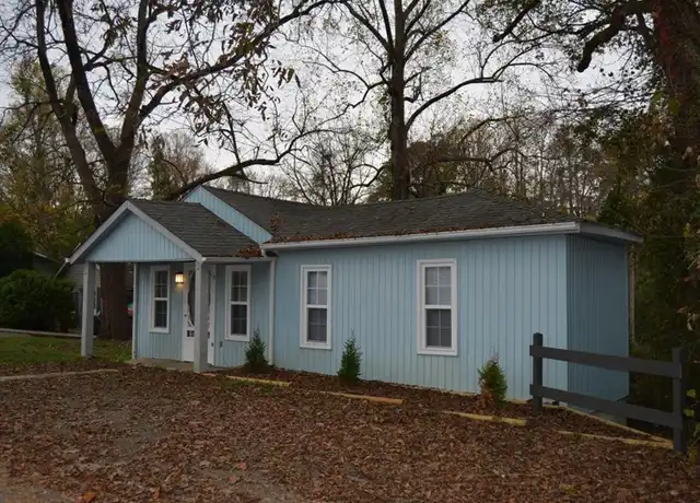 Property at 221 Hilton St, Murphy, NC, 28906, 2 beds, 1 bath, [object Object]
