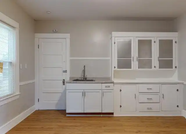 Property at 4420 Bush Ave Unit 4 (Down Rear), Cleveland, OH, 44109, 2 beds, 1 bath, [object Object]