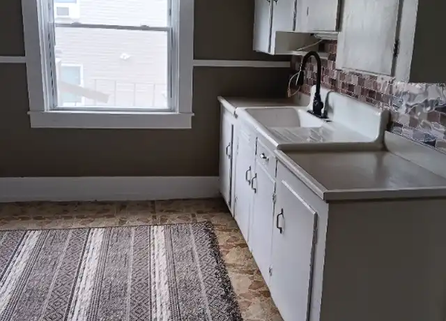 Property at 37 Sumner Ave Unit 2, Cranston, RI, 02920, 2 beds, 1 bath, [object Object]