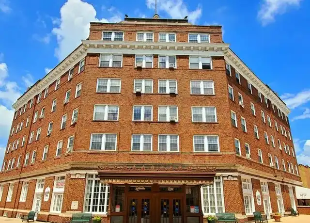 Property at 208 W State St, Huntington, IN, 46750, 1 bed, 1 bath, [object Object]