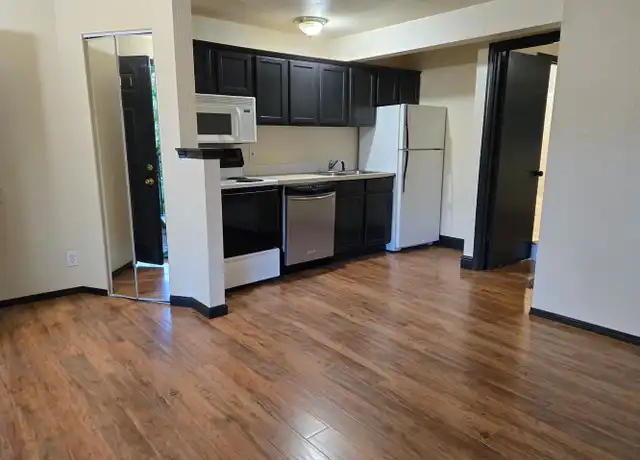 Property at Broadway Heights - 911 SW Broadway Dr, Portland, OR, 97201, 1 bed, 1 bath, [object Object]