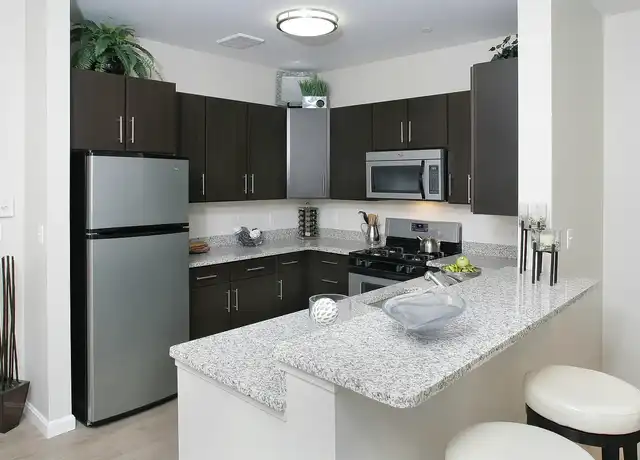 Property at Metro at Wilmington Station - 10 Burlington Ave, Wilmington, MA, 01887, 1-2 bed, 1-2 bath, [object Object]