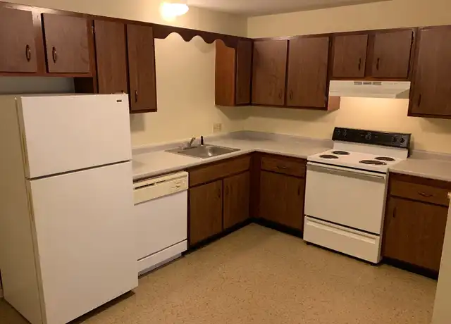 Property at 59 Manchester St Unit 2, Leominster, MA, 01453, 2 beds, 1 bath, [object Object]