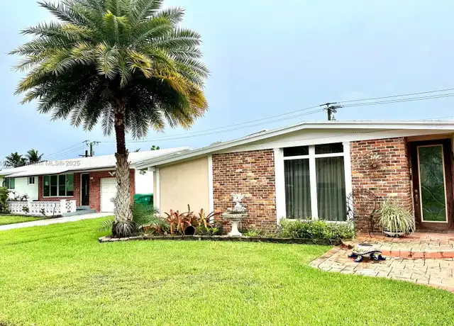 Property at 418 SE 3rd St, Dania, FL, 33004, 1 bed, 1 bath, [object Object]