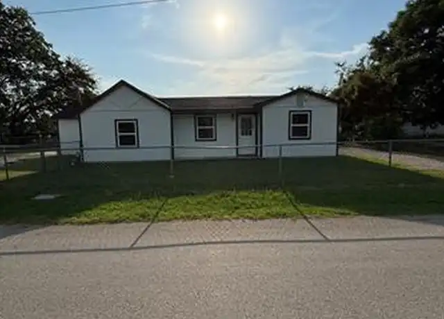 Property at 903 1st St, Bridgeport, TX, 76426, 3 beds, 2 baths, [object Object]