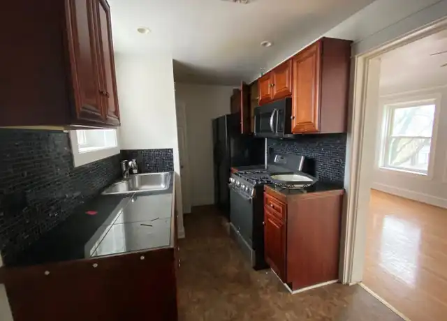 Property at 6301 N Washtenaw Ave Unit 2, Chicago, IL, 60659, 2 beds, 1 bath, [object Object]