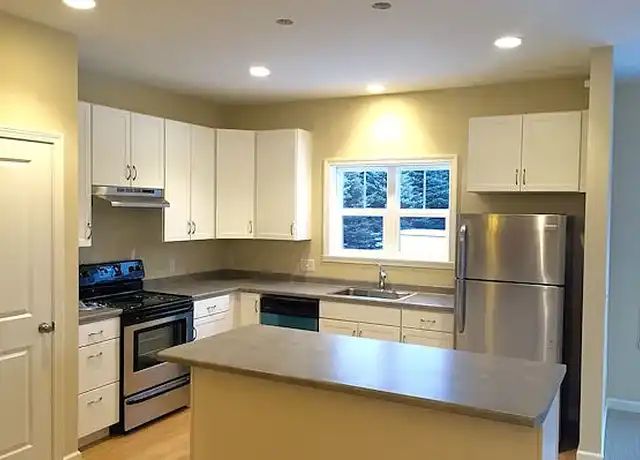 Property at Hayes Apartments - 637 Hinesburg Rd, South Burlington, VT, 05403, 1 bed, 1 bath, [object Object]