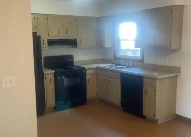 Property at Townhomes of North Canton - 2200 Harsh Ave SE, Massillon, OH, 44646, 2 beds, 1-1.5 bath, [object Object]
