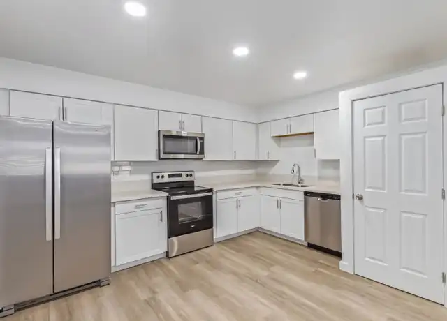 Property at 1727 W Cholla St Unit 211, Phoenix, AZ, 85029, 2 beds, 1 bath, [object Object]