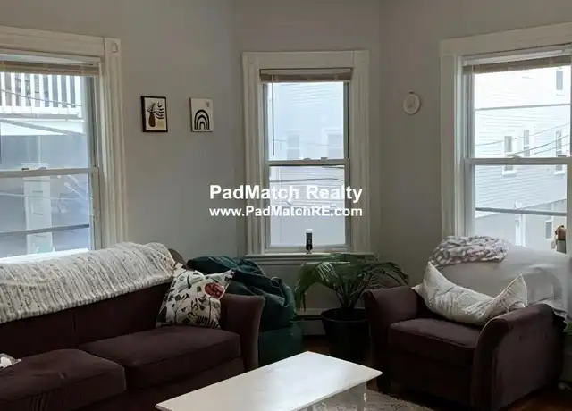 Property at 7 Timon Ave, Chestnut Hill, MA, 02467, 3 beds, 1 bath, [object Object]