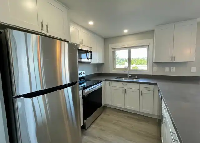 Property at 2315 W Lynn St Unit 3, Seattle, WA, 98199, 1 bed, 1 bath, [object Object]