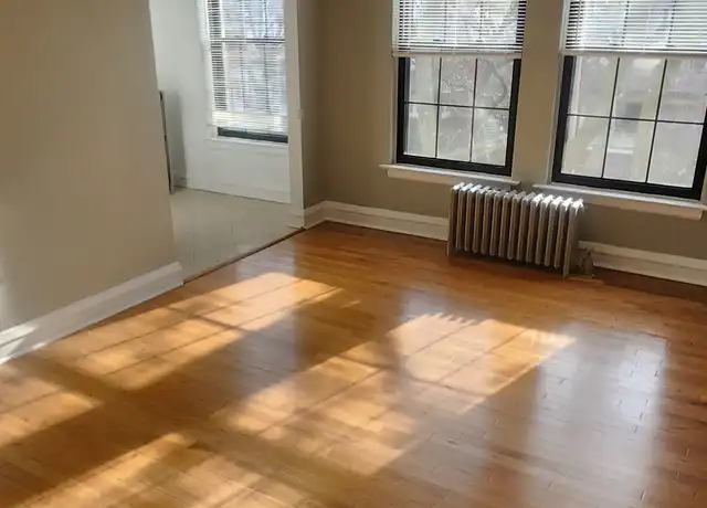 Property at 317 S Oak Park Ave Unit 402, Oak Park, IL, 60302, 1 bed, 1 bath, [object Object]