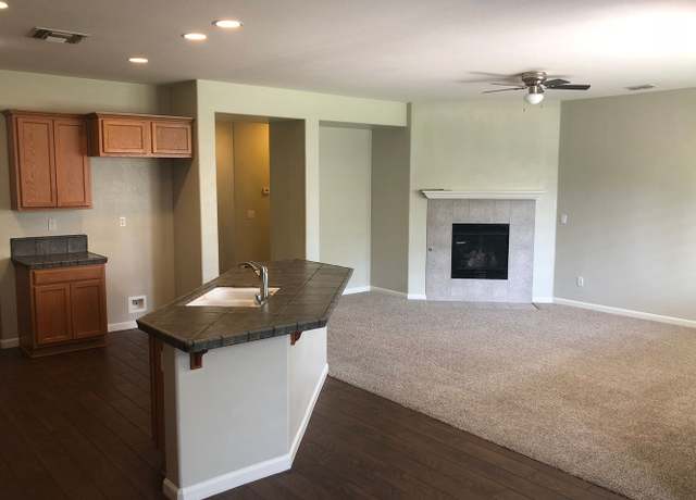 Photo of 1142 Cabanel Ln, Patterson, CA 95363