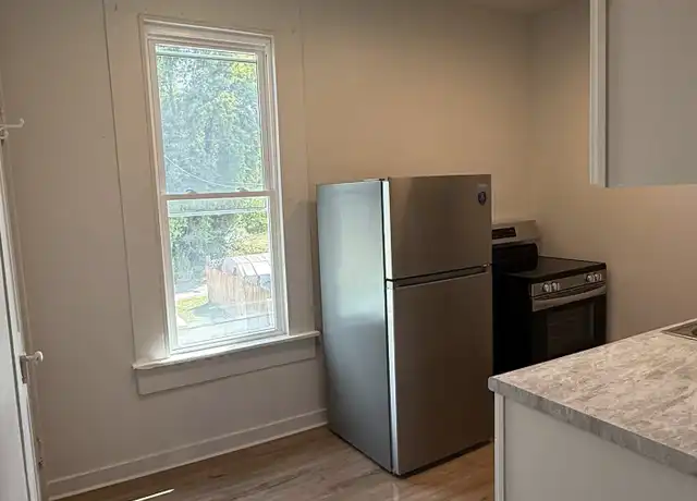 Property at 154 Luck Ave Unit 1/2, Zanesville, OH, 43701, 2 beds, 1 bath, [object Object]