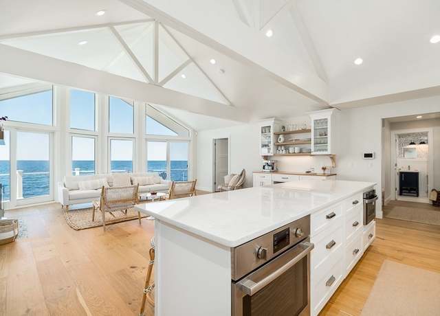 Photo of 14 Sunset Point Rd, Gloucester, MA 01930