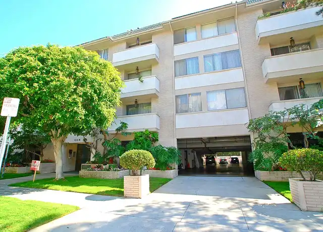 Property at Wetherly Hills - 130 N Wetherly Dr, Los Angeles, CA, 90048, 1 bed, 1.5 baths, [object Object]