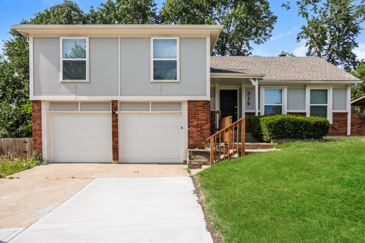 216 NW 53rd Ter, Gladstone, MO 64118 Redfin