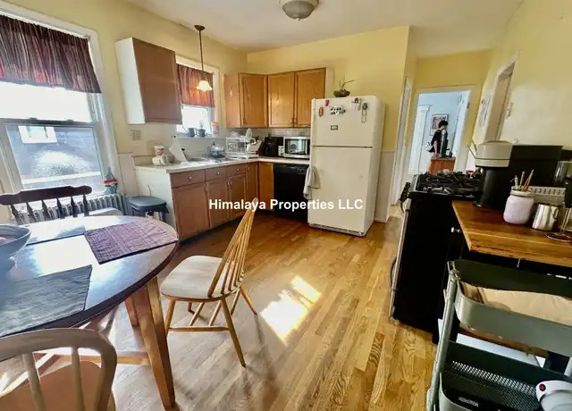 Property at 82 Quincy St Unit 2, Medford, MA, 02155, 4 beds, 1 bath, [object Object]