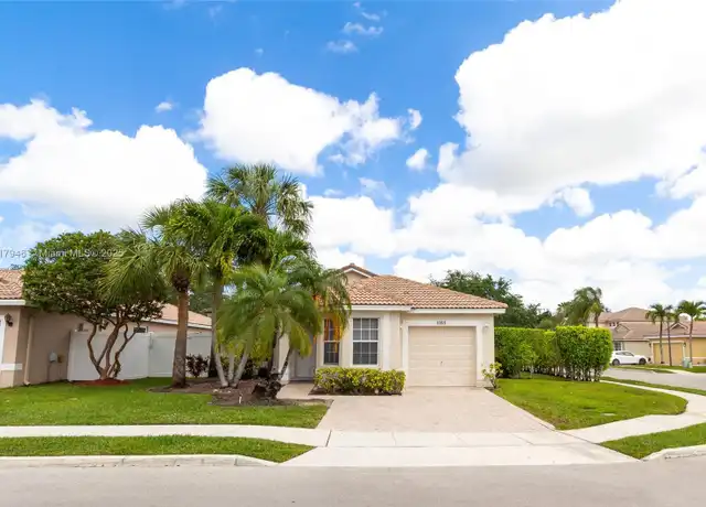 Property at 11811 SW 8th St, Pembroke Pines, FL, 33025, 3 beds, 2 baths, [object Object]