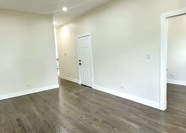 Property at 603 E Bowen Ave Unit 3, Chicago, IL, 60653, 3 beds, 2 baths, [object Object]