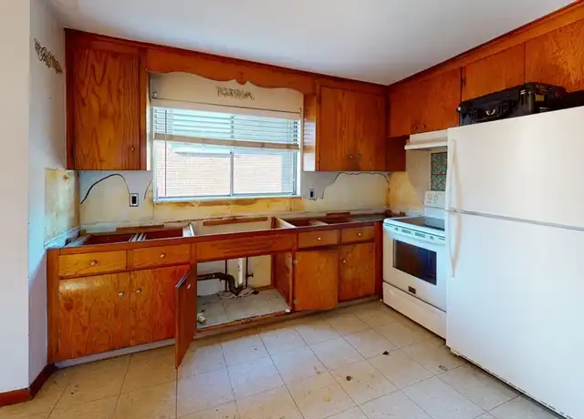 Property at 78 Harvard St Unit 5, Waltham, MA, 02453, 2 beds, 1 bath, [object Object]
