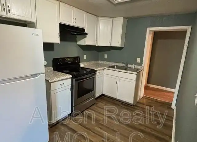 Property at 704 N Willow Ave, Sugar Creek, MO, 64053, 3 beds, 1 bath, [object Object]
