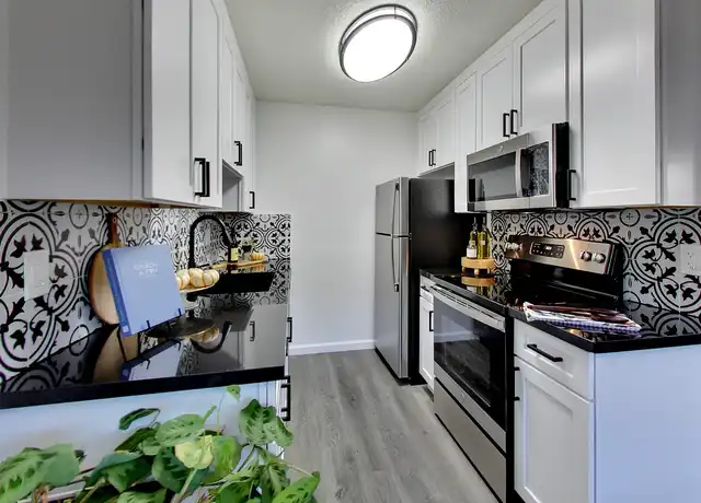Property at PARKSIDE APARTMENTS - 14377 Bancroft Ave, San Leandro, CA, 94578, 1 bed, 1 bath, [object Object]