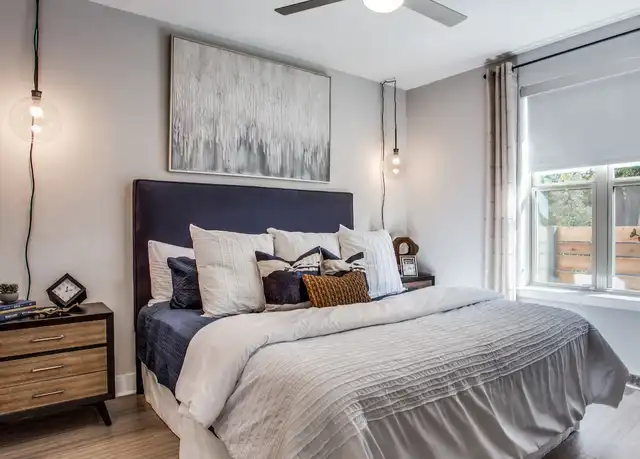 Property at 1122 1/2 Shady Ln Unit C7-22, Austin, TX, 78721, 3 beds, 2 baths, [object Object]