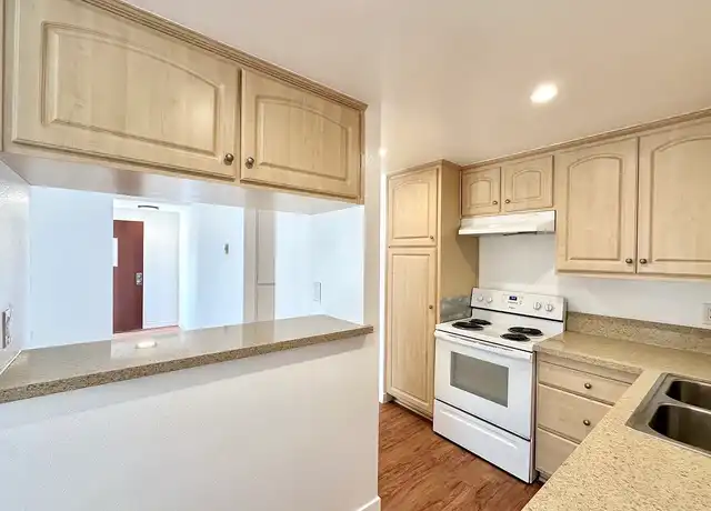 Property at Oak Tree Village - 108 N Helberta Ave, Redondo Beach, CA, 90277, 2 beds, 1.5 baths, [object Object]