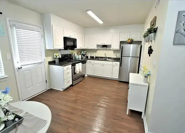 Property at Colonial Townhouses - 2920 Chapel Hill Rd, Durham, NC, 27707, 2 beds, 1.5 baths, [object Object]