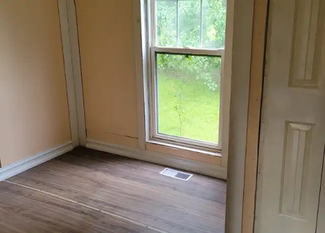 Property at 736 Point Dr Unit 736, Sumter, SC, 29154, 4 beds, 2 baths, [object Object]