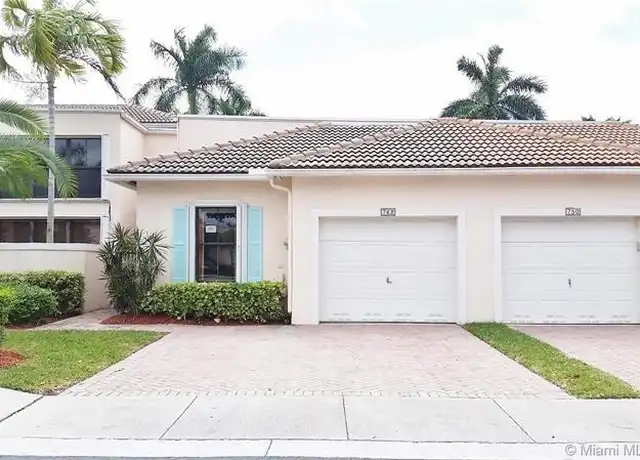 Property at 712 SW 158th Ter, Pembroke Pines, FL, 33027, 3 beds, 2 baths, [object Object]