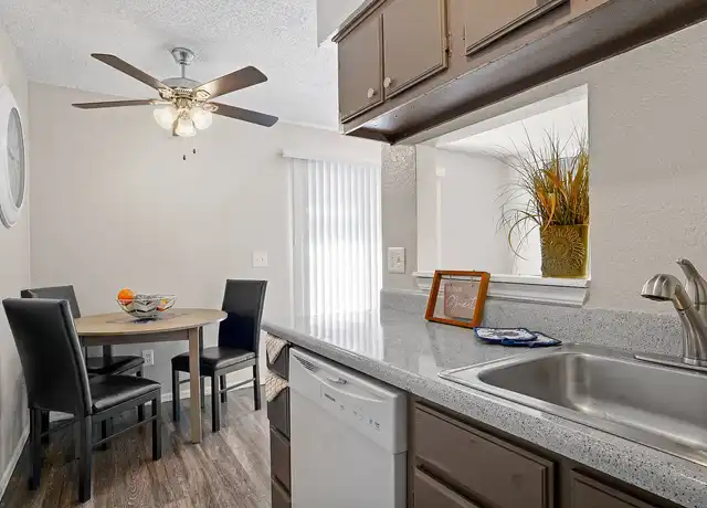Property at Diamond Creek Apartments - 3001 Pheasant Run Rd, Norman, OK, 73072, 1-2 bed, 1-2 bath, [object Object]