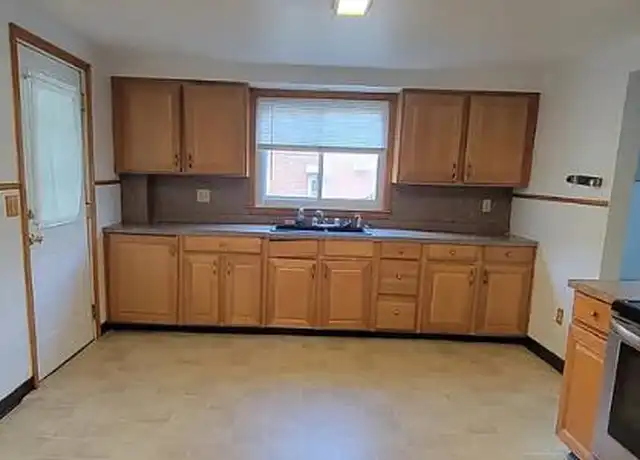 Property at 67 E Columbus Ave, Pittston, PA, 18640, 3 beds, 1.5 baths, [object Object]