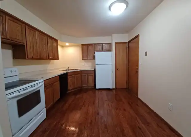 Property at 2305 School St Unit 2305-5, Rockford, IL, 61101, 2 beds, 1 bath, [object Object]