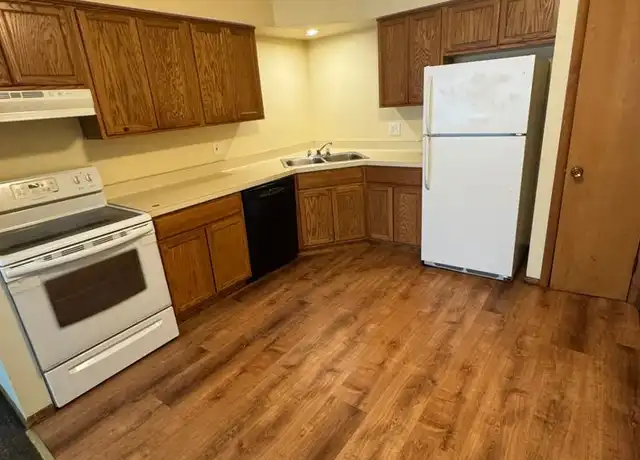 Property at 2305 School St Unit 2305-5, Rockford, IL, 61101, 2 beds, 1 bath, [object Object]