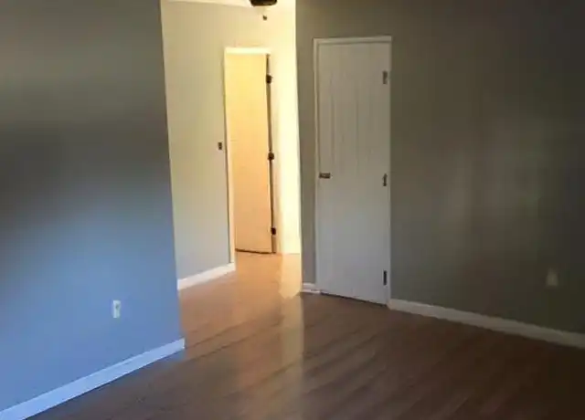 Property at 4 Chapel Hill Dr, Plymouth, MA, 02360, 2 beds, 1 bath, [object Object]