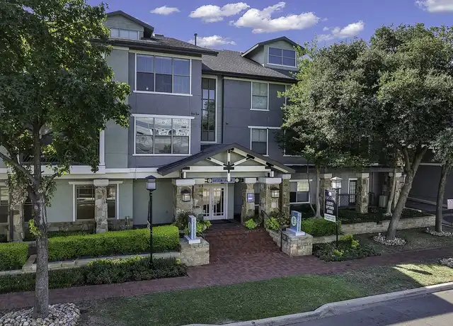 Property at Easton Apartments - 2525 N Henderson Ave, Dallas, TX, 75206, 0-2 beds, 1-2 bath, [object Object]