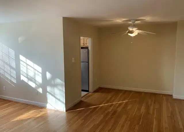 Property at Colonial Arms - 939 26th St NW, Washington, DC, 20037, 1 bed, 1 bath, [object Object]