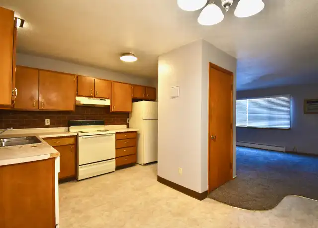Property at 102 5th St E Unit 6, West Fargo, ND, 58078, 2 beds, 1 bath, [object Object]