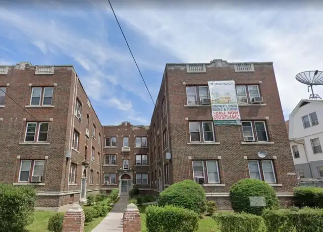 Property at 451-455 Edgewood St Unit 203, Hartford, CT, 06112, 2 beds, 1 bath, [object Object]