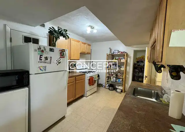 Property at 223 Summer St Unit 3CP, Somerville, MA, 02143, 3 beds, 1 bath, [object Object]