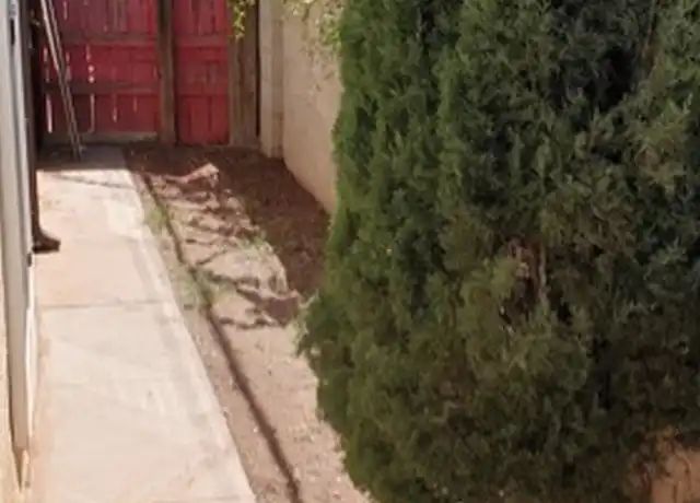 Property at 4604 Zuni Rd SE Unit G, Albuquerque, NM, 87108, 1 bed, 1 bath, [object Object]