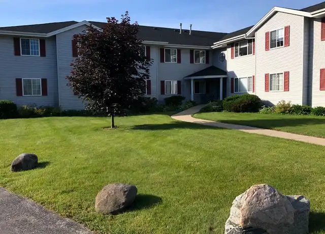 Property at 1046 Riverbend Dr Unit 1046-205, Hartford, WI, 53027, 1 bed, 1 bath, [object Object]