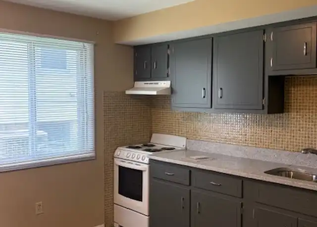 Property at 1000 Olive St Unit 114, Highland, IL, 62249, 2 beds, 1 bath, [object Object]